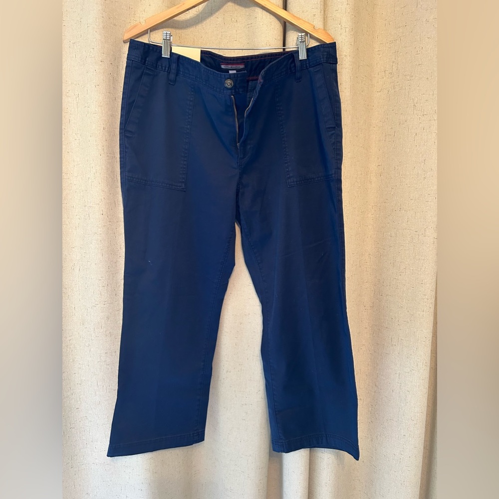 Tommy Hilfiger women’s cropped pants.